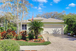 200 Stanhope Cir, Naples, FL 34104, Sold 04/19/21