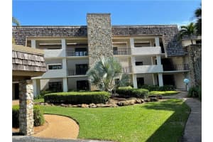 100 Tall Pine Ln, Naples, FL 34105, Sold 03/18/21