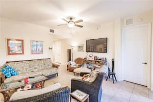 1335 Mariposa Cir, Naples, FL 34105, Sold 05/28/21