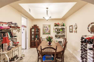 1335 Mariposa Cir, Naples, FL 34105, Sold 05/28/21