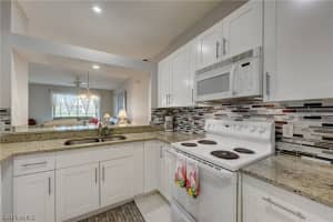 330 Robin Hood Cir, Naples, FL 34104, Sold 11/04/21
