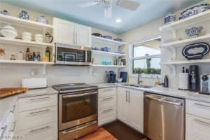 45 High Point Cir S, Naples, FL 34103, Sold 04/12/21