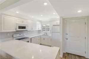 45 High Point Cir S, Naples, FL 34103, Sold 04/19/21