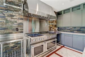 5700 Waxmyrtle Way, Naples, FL 34109, Sold 06/04/21