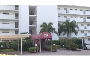29 High Point Cir E, Naples, FL 34103, Sold 04/27/21