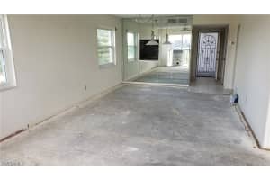 29 High Point Cir E, Naples, FL 34103, Sold 04/27/21