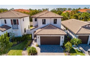 8801 Madrid Cir, Naples, FL 34104, Sold 05/03/21