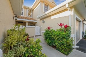 410 Emerald Bay Cir, Naples, FL 34110, Sold 05/17/21