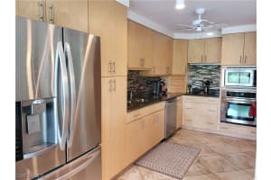 422 Wildwood Ln, Naples, FL 34105, Sold 04/28/21