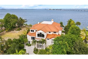 1020 Bayview Dr, Sanibel, FL 33957, Sold 06/22/21