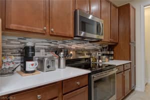 7702 Bristol Cir, Naples, FL 34120, Sold 05/18/21