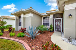 8831 Huntington Pointe Dr, Sarasota, FL 34238, Sold 05/13/21