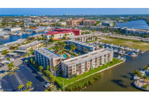 805 River Point Dr, Naples, FL 34102, Sold 05/26/21