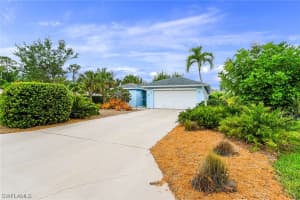 247 Stanhope Cir, Naples, FL 34104, Sold 05/28/21