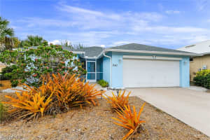 247 Stanhope Cir, Naples, FL 34104, Sold 05/28/21