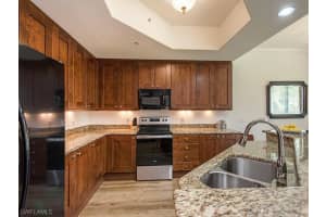 975 Sandpiper St, Naples, FL 34102, Sold 05/21/21