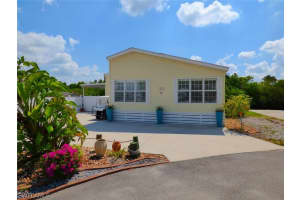 1215 1st St, Fort Myers, FL 33905, Sold 03/04/22