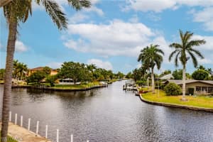 Windsor Manor Condominiums, 828 Victoria Dr APT B6, Cape Coral, FL 33904, Sold 08/31/21