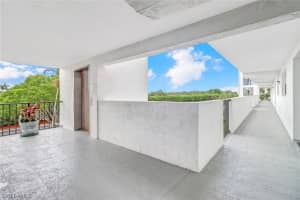 29 High Point Cir E, Naples, FL 34103, Sold 08/06/21