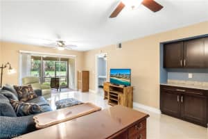 209 Robin Hood Cir, Naples, FL 34104, Sold 08/17/21