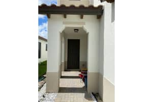 8862 Madrid Cir, Naples, FL 34104, Sold 08/10/21