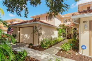 300 Robin Hood Cir, Naples, FL 34104, Sold 07/19/21