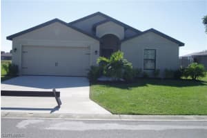 712 Evening Shade Ln, Lehigh Acres, FL 33974, Sold 08/20/21