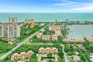 586 Beachwalk Cir, Naples, FL 34108, Sold 07/30/21
