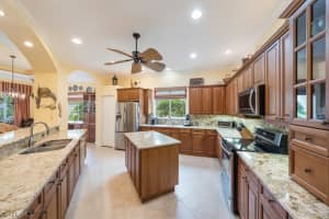 412 Chartwell Pl, Naples, FL 34110, Sold 10/27/21