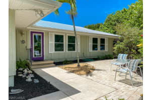 9431 Moonlight Dr, Sanibel, FL 33957, Sold 08/06/21