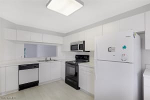 7761 Jewel Ln, Naples, FL 34109, Sold 08/06/21