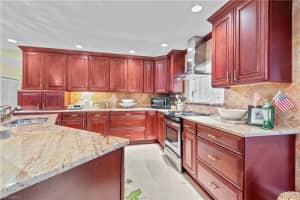 10230 McGregor Blvd, Fort Myers, FL 33919, Sold 04/04/22