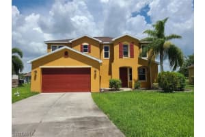 8011 Allamanda Ct, Lehigh Acres, FL 33972, Sold 08/27/21