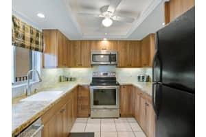 5635 Rattlesnake Hammock Rd #205d, Naples, FL 34113, Sold 08/12/21