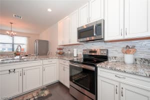 7928 Bristol Cir, Naples, FL 34120, Sold 08/05/21
