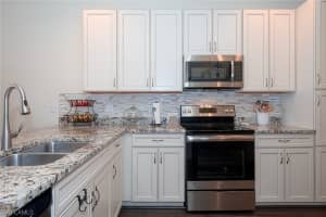 7928 Bristol Cir, Naples, FL 34120, Sold 08/05/21