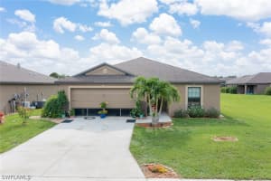 179 Shadowview Ct, Lehigh Acres, FL 33974, Sold 08/31/21