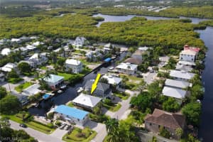 1292 Belaire Ct, Naples, FL 34110, Sold 08/13/21