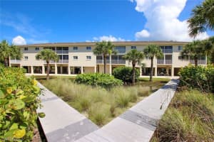527 E Gulf Dr UNIT 106, Sanibel, FL 33957, Sold 08/31/21