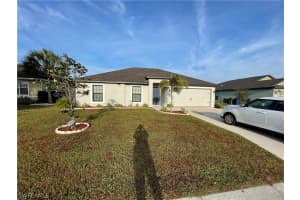 128 Shadow Lakes Dr, Lehigh Acres, FL 33974, Sold 09/01/21