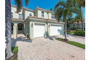 1305 Mariposa Cir, Naples, FL 34105, Sold 12/22/21