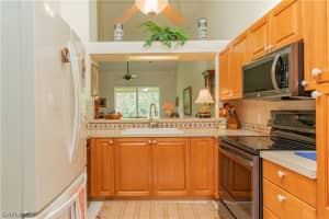 351 Robin Hood Cir, Naples, FL 34104, Sold 09/22/21