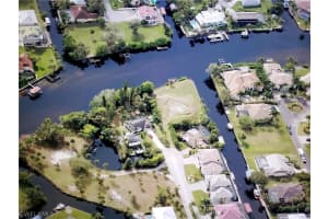 27211 Harbor Dr, Bonita Springs, FL 34135, Sold 10/05/21