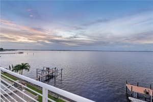 5820 Riverside Ln, Fort Myers, FL 33919, Sold 10/04/21