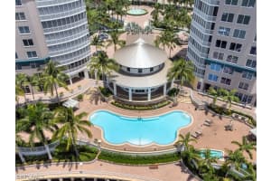 13675 Vanderbilt Dr, Naples, FL 34110, Sold 10/08/21