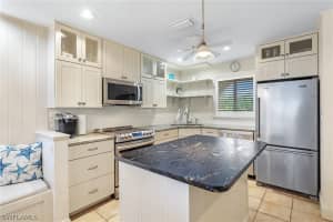 527 E Gulf Dr UNIT 207, Sanibel, FL 33957, Sold 10/05/21