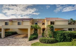 571 Beachwalk Cir, Naples, FL 34108, Sold 10/12/21