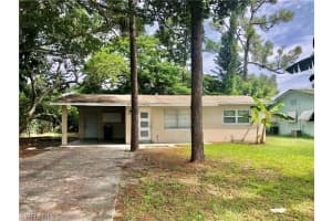 1543 Maple Dr, Fort Myers, FL 33907, Sold 09/15/21