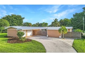 523 Val Mar Dr, Fort Myers, FL 33919, Sold 10/15/21