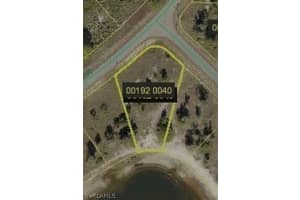 416 Juneau Dr, Lehigh Acres, FL 33974, Sold 04/25/25